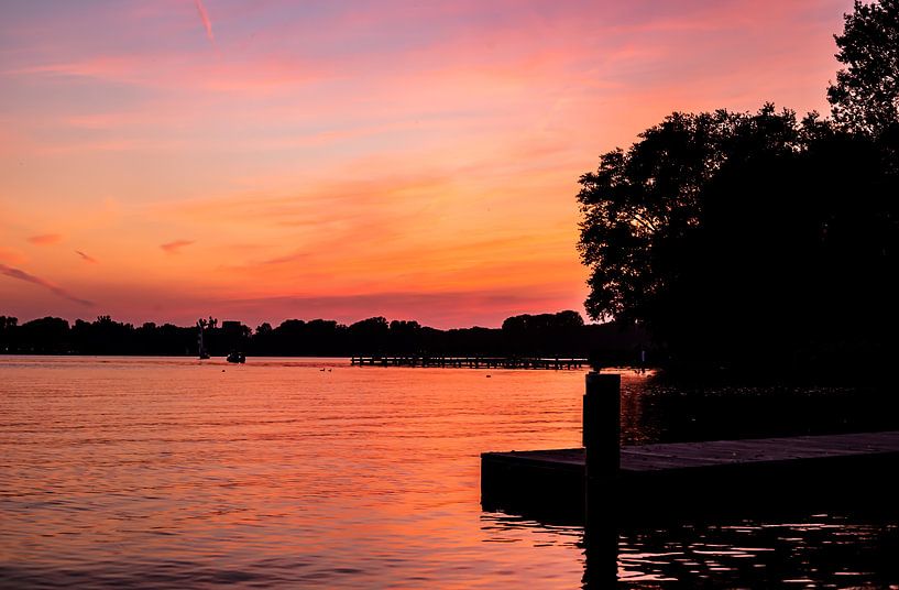 Kalme Kleurrijke zonsondergang Kralingse Plas van Deborah de Meijer