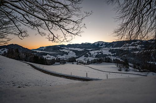 Vorstige ochtend in Oberstaufen met uitzicht op de Hochgrat