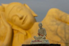 Nirvanas Atem über Wat Lokayasutha von Walter G. Allgöwer