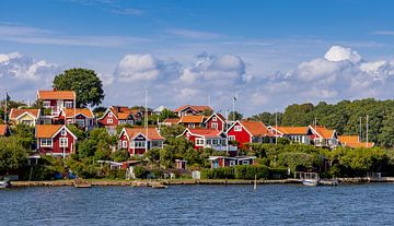 Zweedse zomerhuisjes langs de kust