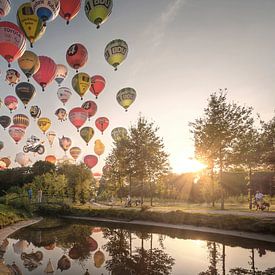 Een avondje ballonnen kijken, gevat in 1 foto van Wesley Heyne