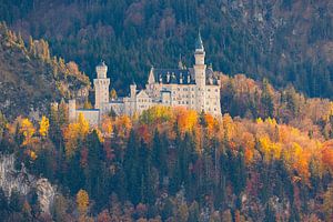 Seitenansicht von Schloss Neuschwanstein, Bayern, Deutschland