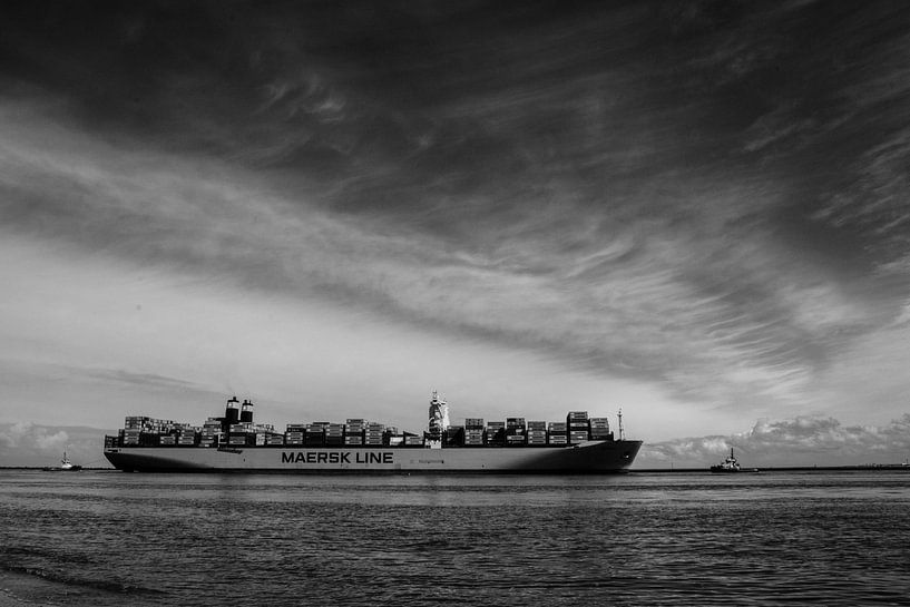 Matz Maersk in black-white by de buurtfotograaf Leontien