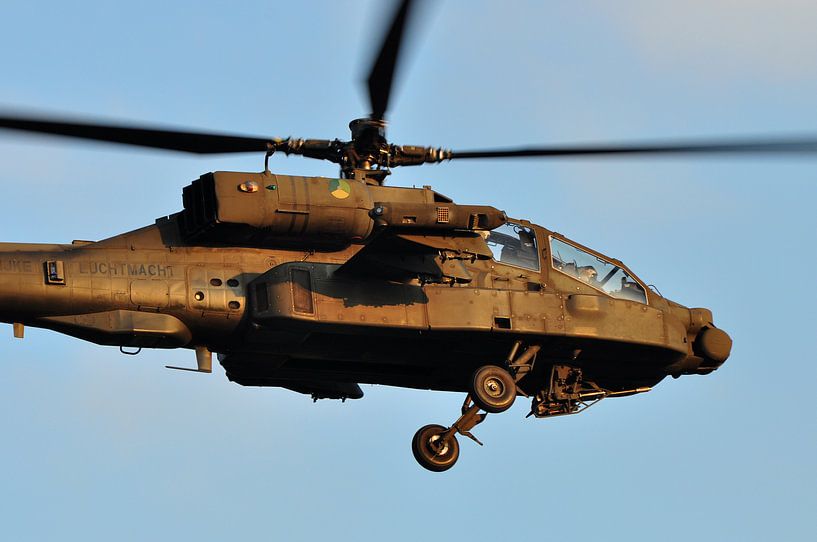 AH-64D Apache by Rogier Vermeulen