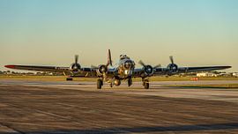 Boeing B-17 Flying Fortress "Yankee Lady". von Jaap van den Berg