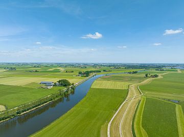Agrarisch landschap in de IJsseldelta tijdens de lente van Sjoerd van der Wal