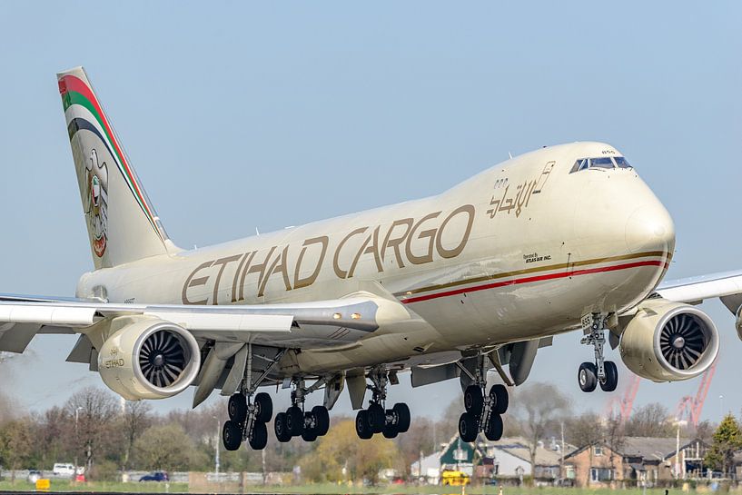 Atterrissage du Boeing 747-8 aux couleurs d'Etihad Cargo. par Jaap van den Berg