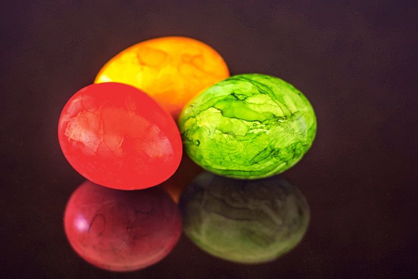 ETEN EN DRINKEN : GEKLEURDE EIEREN van Photoart-Naegele