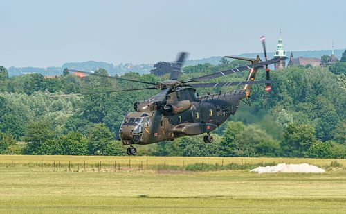 Décollage de l'hélicoptère Sikorsky CH-53G de la Luftwaffe.