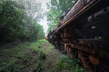 abandoned steam train by Kristof Ven