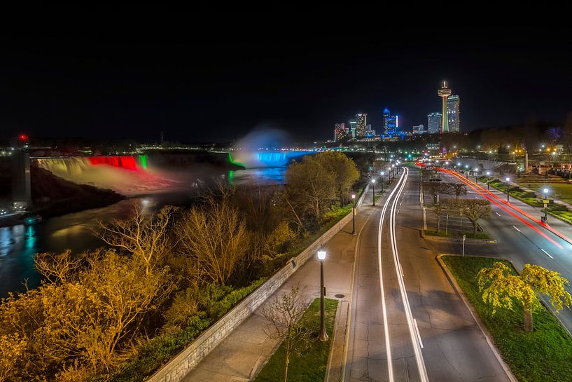 NIAGARA FALLS 's nachts van Melanie Viola