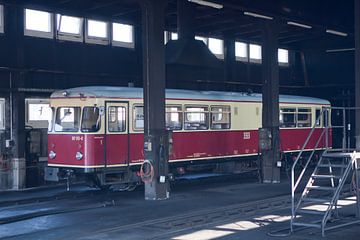 Treinstel van de Harzer Schmalspurbahnen op het station van Wernigerode