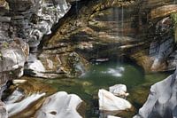 Waterval in Ponte Brolla in het kanton Ticino