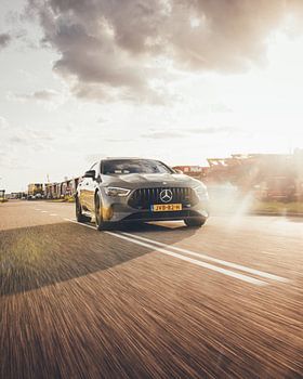 Golden Hour Velocity : Mercedes-Benz AMG GT63 S