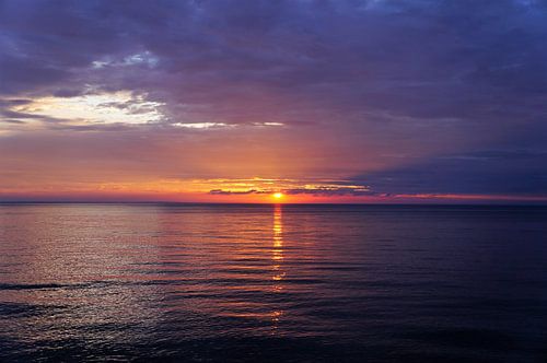 Coucher de soleil sur la plage en Bretagne