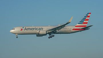 Arrivée du Boeing 767-300 d'American Airlines à l'aéroport de Schiphol.