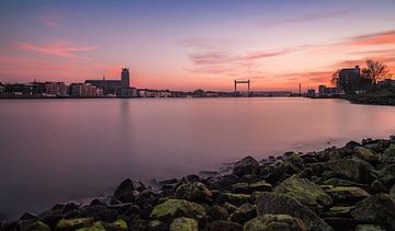 Dordrecht Skyline bij zonsondergang vanuit Zwijndrecht - 2 van Tux Photography