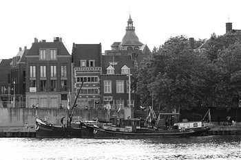Les bateaux sur la Meuse : une image typique de Maastricht
