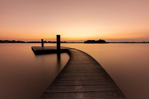 Sonnenuntergang an einem Steg am Paterswoldsemeer