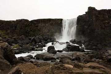 Oxararfoss by Louise Poortvliet