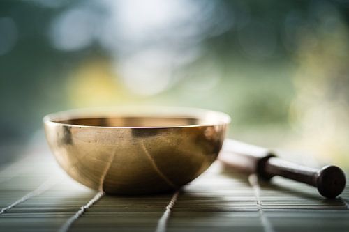 Klangschale mit Schlägel