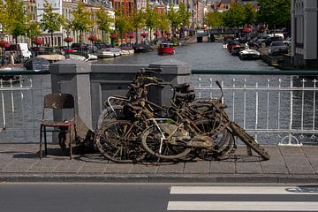 Fahrräder aus der Gracht in Leiden gebaggert von Henk Wijnhout