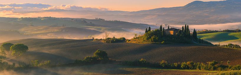 Sonnenaufgang am Podere Belvedere, Toskana, Italien von Henk Meijer Photography