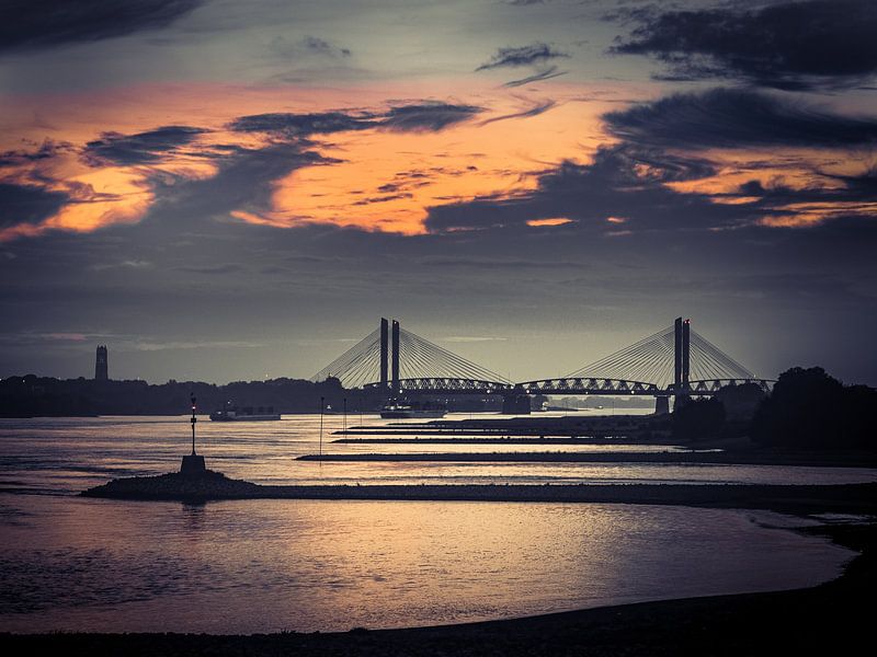Martinus Nijhoff bridge at sunset by Elmar Keijzer