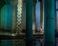 In a roman water store there is 1 exceptional pillar