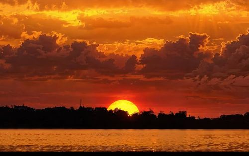 Avond bij zonsondergang