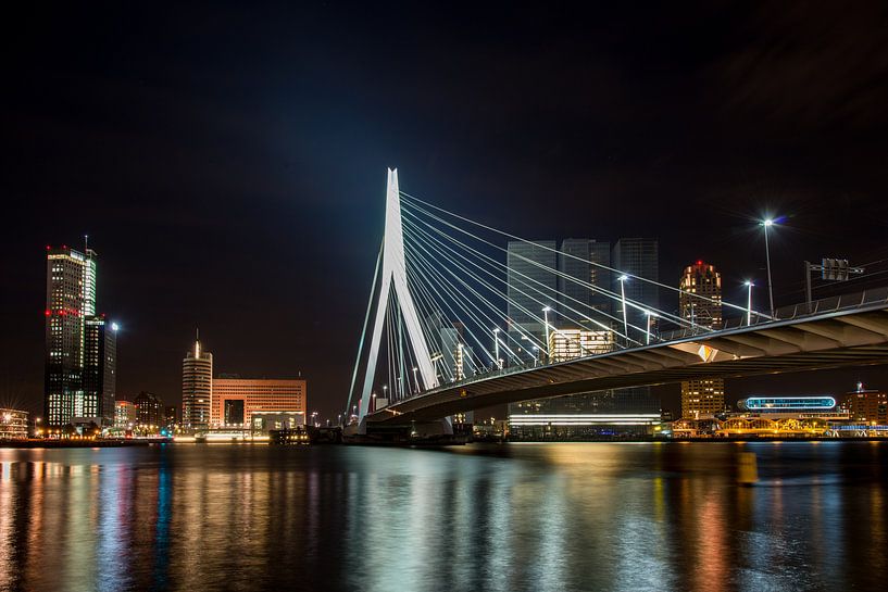Erasmus bridge at night by Sander Strijdhorst
