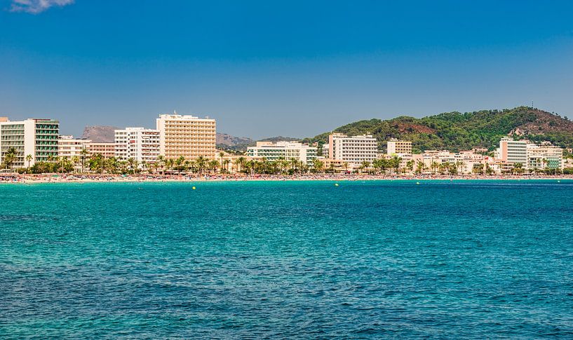 Plage de Cala Millor sur l'île de Majorque, Espagne Mer Méditerranée par Alex Winter