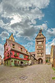 Maisons à colombages et tour du Musée du Dolder, Riquewihr, Alsace, France sur Rene van der Meer