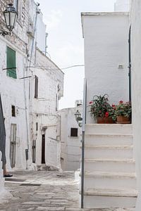Rue accueillante d'Ostuni