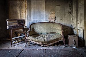 Altes Sofa und Radio