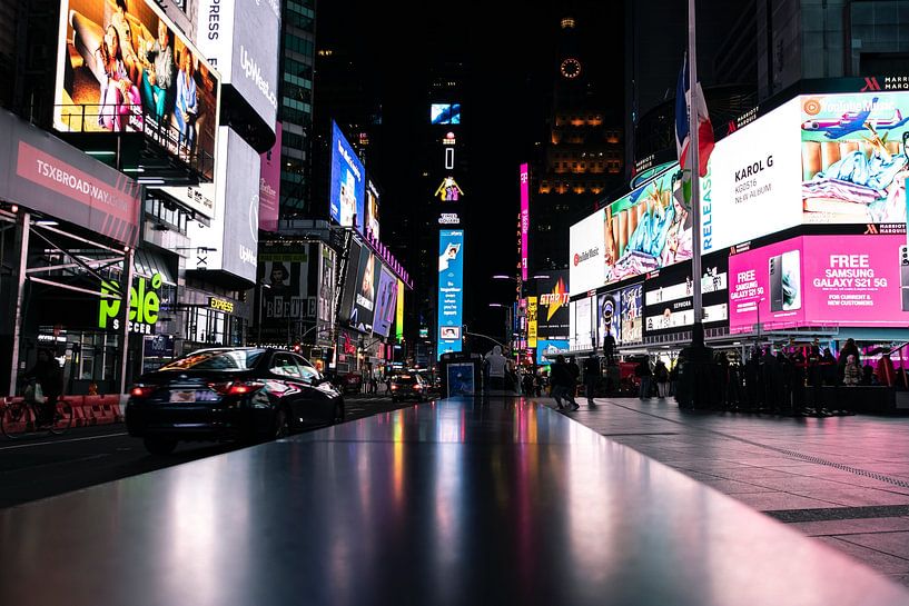 Times Square by Hello Pompoyo