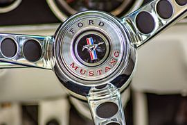 Automobile : The steering wheel by Photoart-Naegele