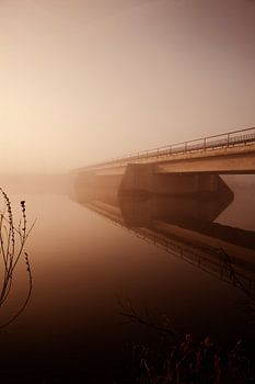 Brücke im Nebel