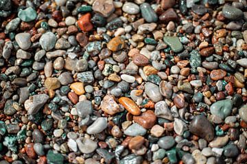 Multi colored stones of the Baltic Sea van Yana Kunstfotografie