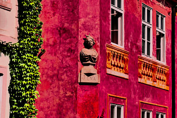 Prague - Maison rouge avec buste
