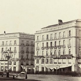 Puerta del Sol, Madrid 1863 van Currently Past