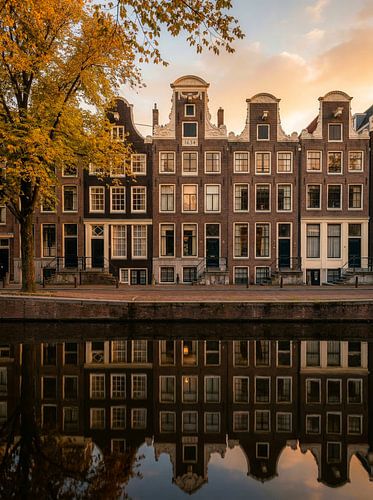 Un silence doré le long des canaux