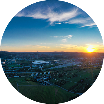 Panoramazonsondergang over Stuttgart Untertürkheim en de wijngaarden van Kappelberg, Baden-Württembe van Capture ME Drohnenfotografie