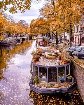 De beroemde kanalen in Amsterdam in de herfst. van Jonas Röjestål