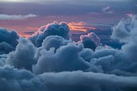 Wolkenberge im Sonnenuntergang