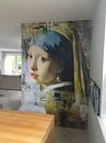 Klantfoto: Girl with a Pearl Earring - a Mural van Marja van den Hurk