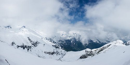 Snowy mountain landscape of the Großglockner massif, Hohe Tauern, Austria