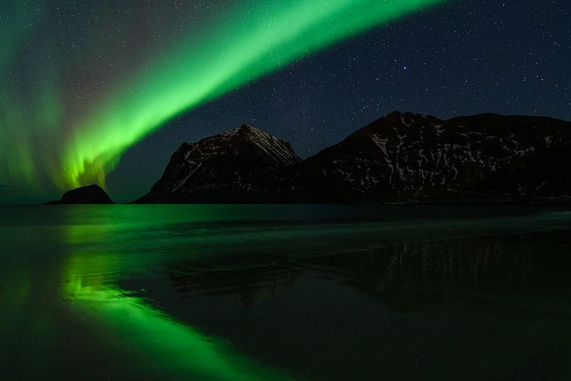 Lofoten by Night (noorderlicht) van Erwin Maassen van den Brink