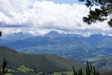 Panorama des Picos de Europa sur Peter Haastrecht, van