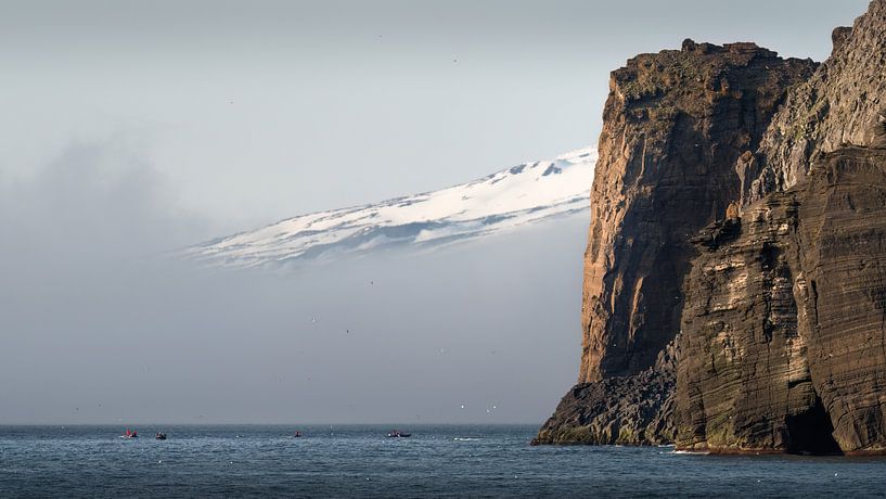 Die dramatische Landschaft der Insel Jan Mayen von Anges van der Logt